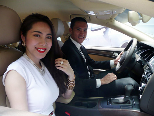 Mẹ Công Vinh muốn Thủy Tiên sinh con năm Rồng rồi cưới